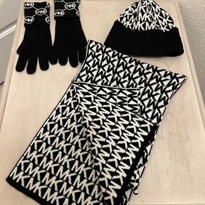 Michale Kors Logo Scarf Hat and Glove 3 Piece Set